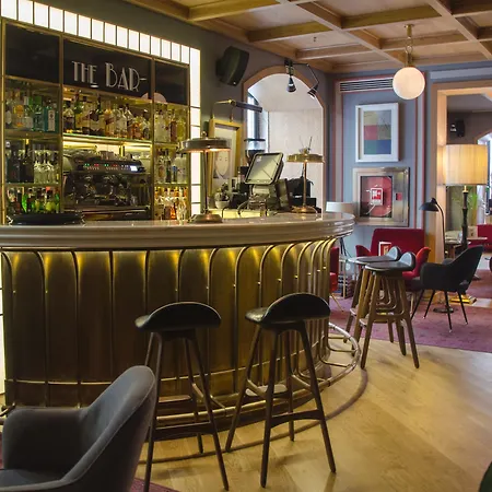 布朗斯中心酒店 4*