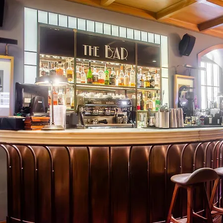 Browns Hotel 4*