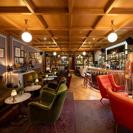 Browns Hotel 4*